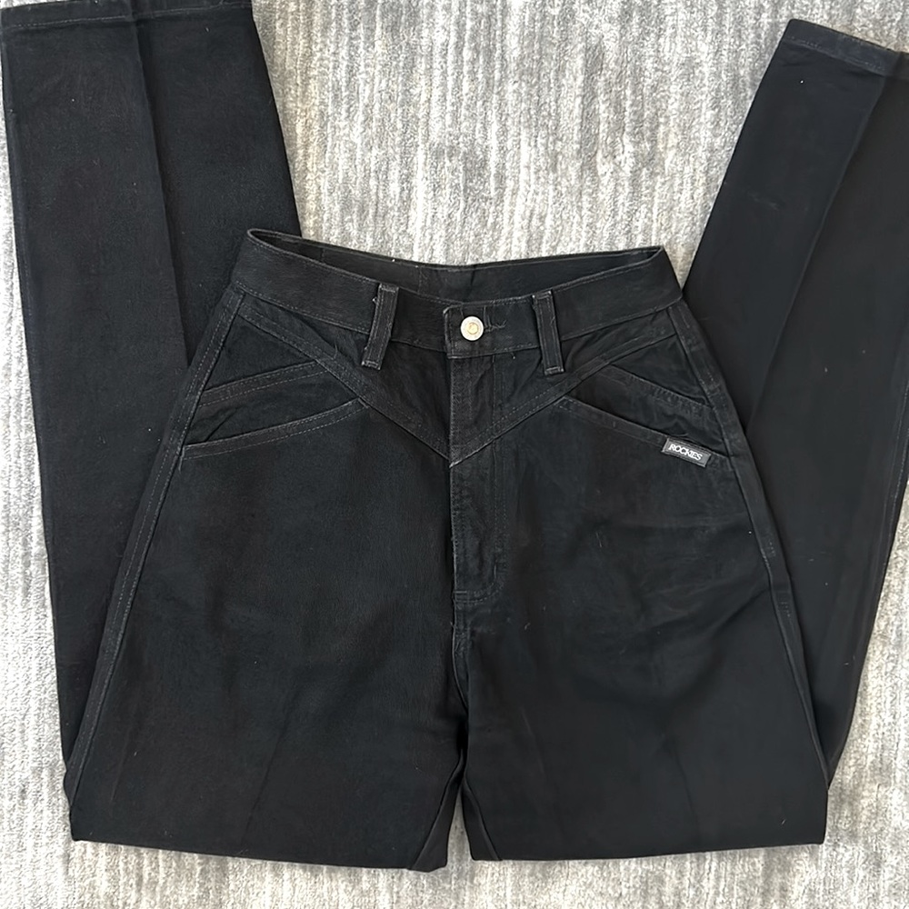 NWOT Women’s Rocky Mountain Vintage look high rise cowboy pant in dark denim.